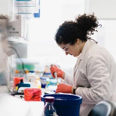 Hannah Zurier, then a graduate student, works in professor Julie Goddard's food science lab. Credit: Allison Usavage