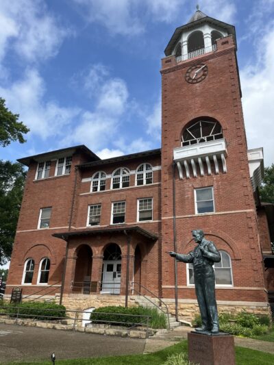 Statue of Darrow outside the Rhea County Courthouse in Dayton, TN (Credit David M. Lodge, 2025)